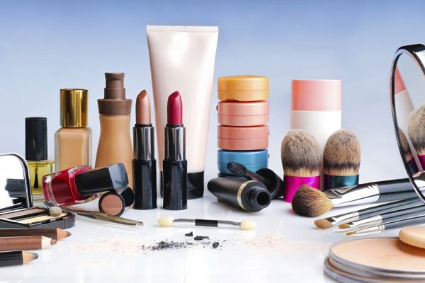 Cosmetics - Application of capping machine